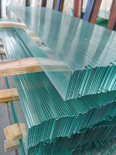 Plaque de verre pour meuble