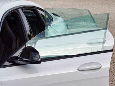 Vitrage automobile transparent