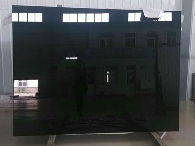 Vitrage automobile teinté